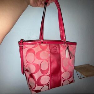 Vintage pink coach bag💗🍓